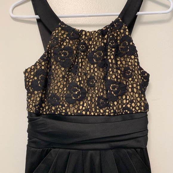 Black cocktail dress with pockets - Picture 2 of 4